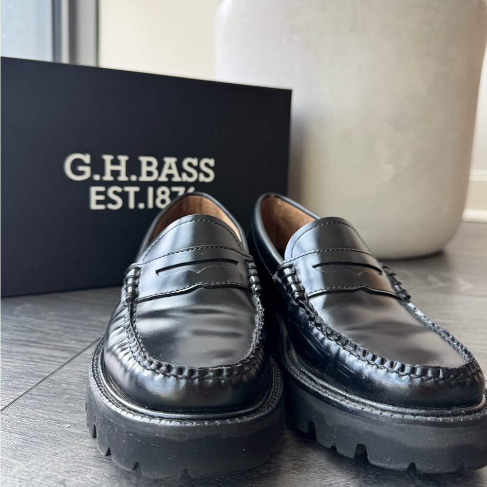 G.H. Bass & Co. platform black leather penny loafers size 8